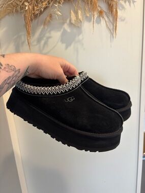 UGG Tazz platform Black Suede Clog Slippers with Knit Trim size 7